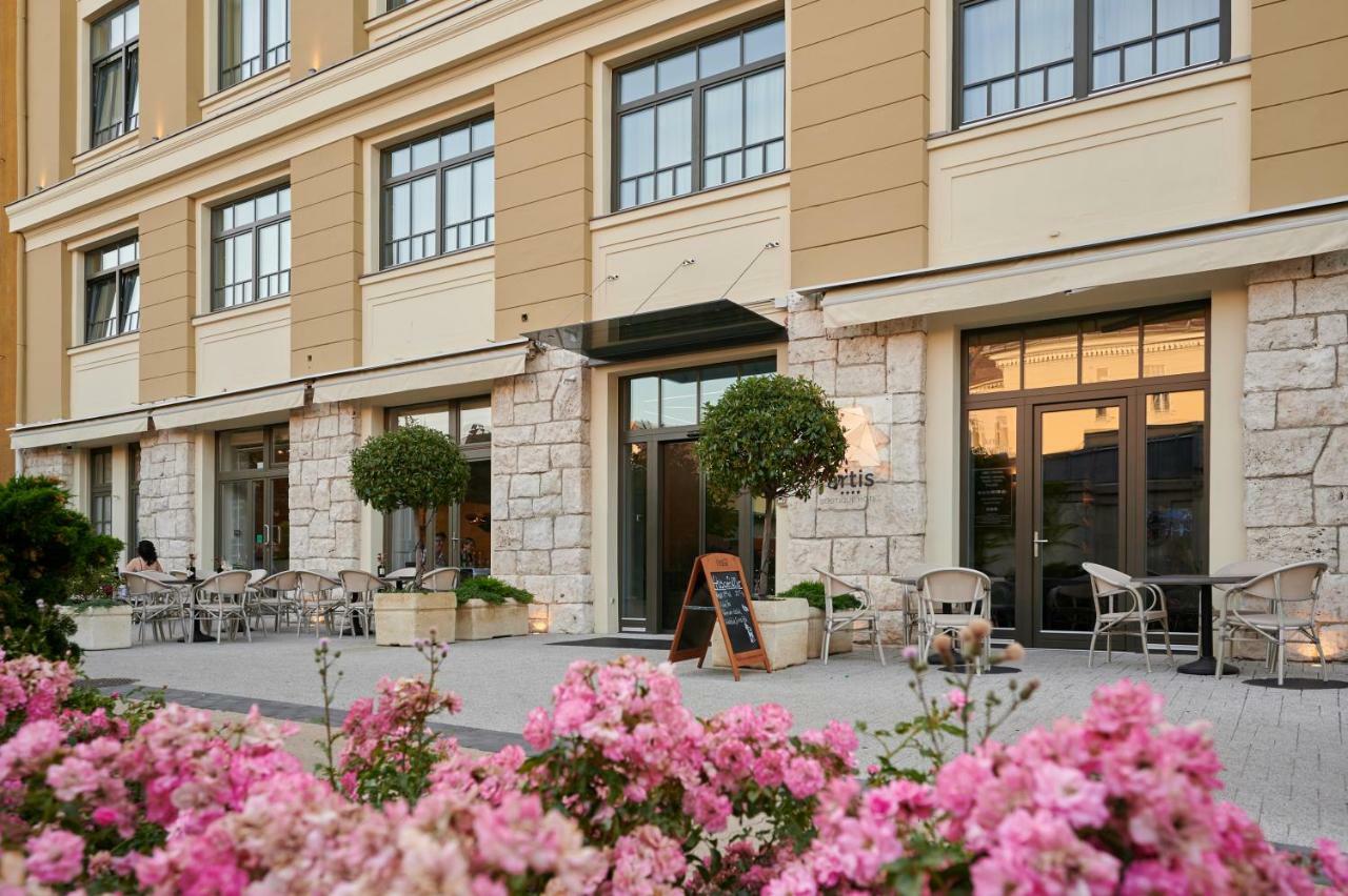 Artis Boutique Hotel سزومباثيلي المظهر الخارجي الصورة